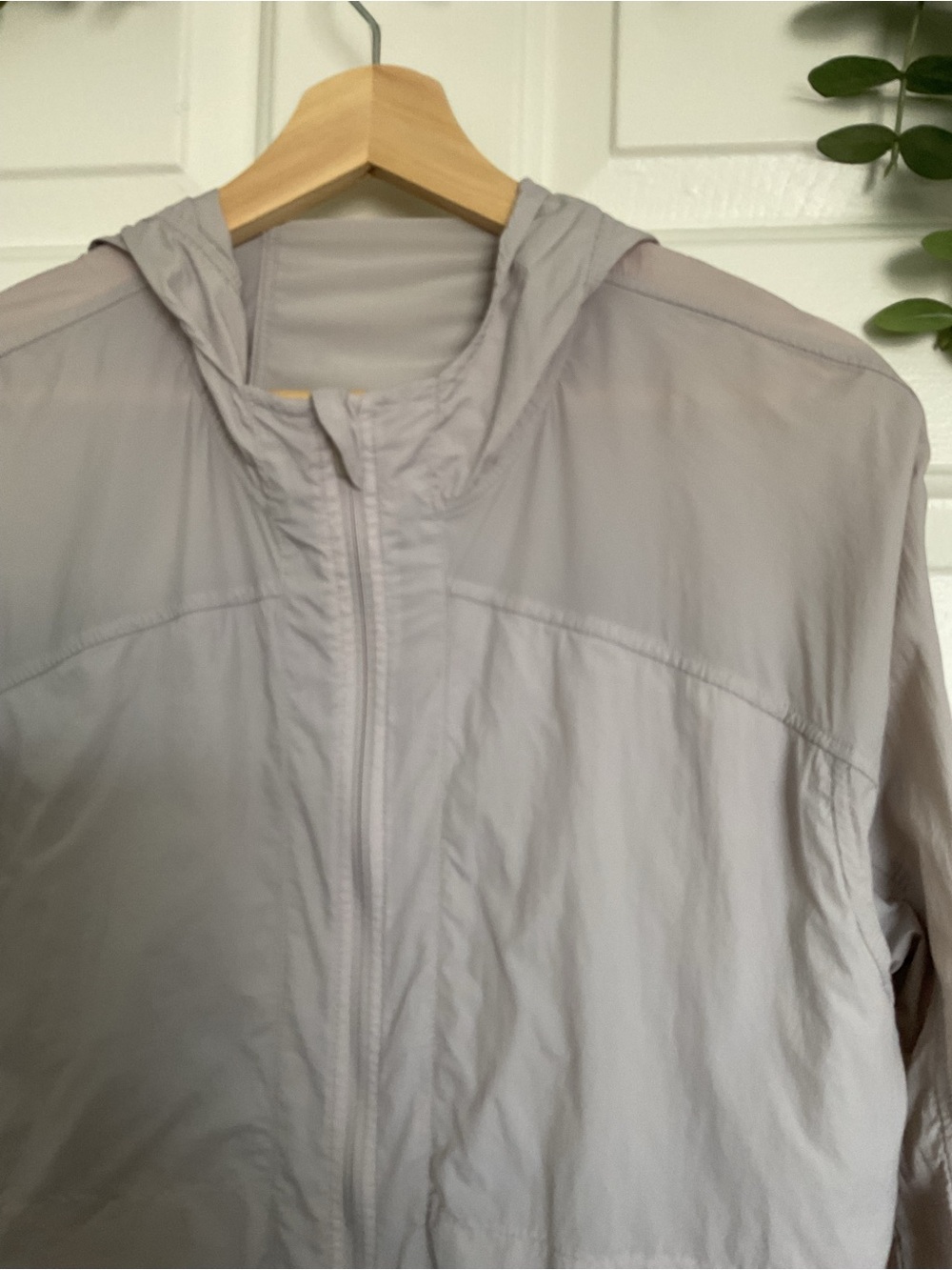 lululemon athletica Light Lavender Hooded Packable Jacket - Picture 4 of 5